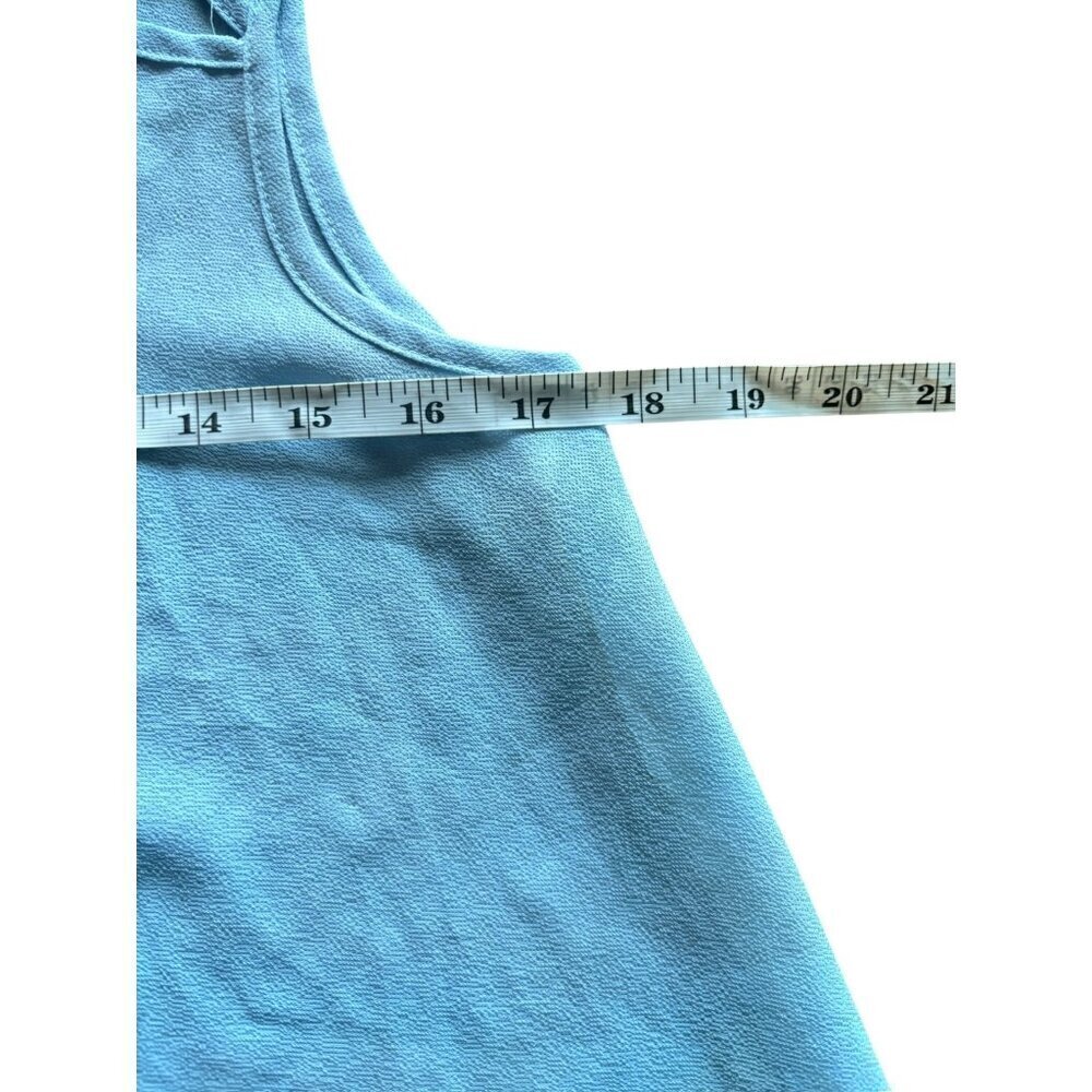 E & M Women's Light Blue Sleeveless Crop Flare Top - Picture 5 of 6